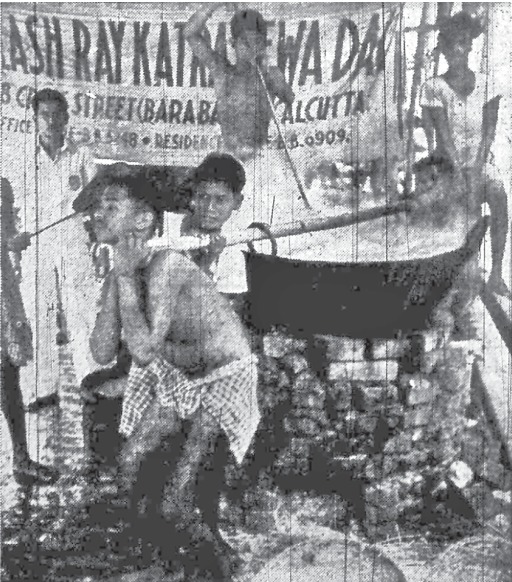 Refugee food cooking at Sealdah Station 1950 large cauldrons feeding thousands East Pakistan migrants India